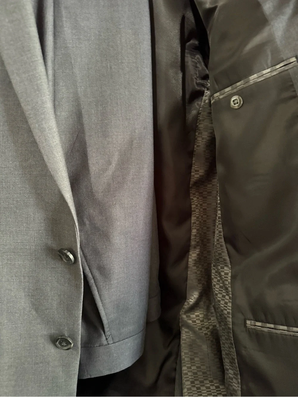 Kenneth Cole Reaction Men's Gray Two-Piece Suit:Blazer 40L & Pants 34W/34L